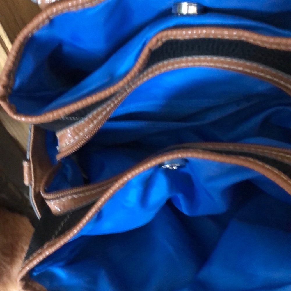 Purses - Picture 6 of 8